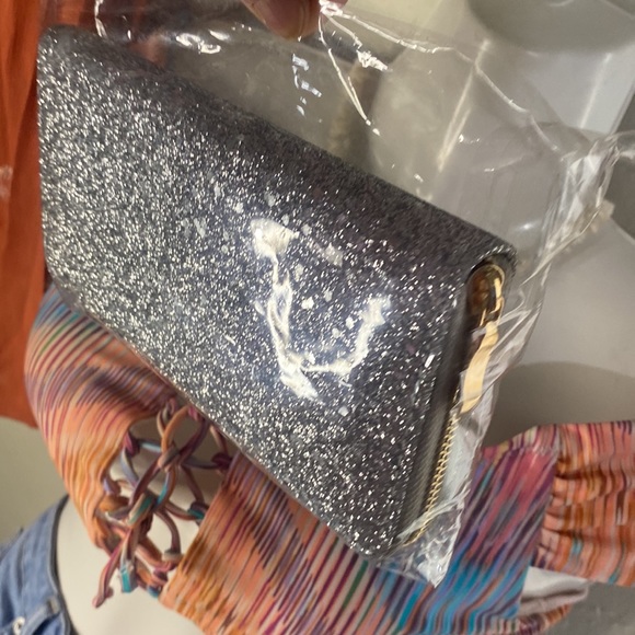 GIFTS Glitter Wallets LAST ONE‼️ - Picture 14 of 17
